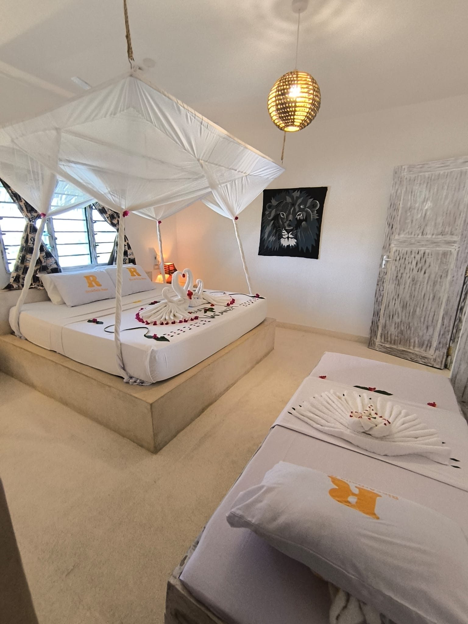 Luxury flexible triple room at RiccArDella House, Watamu, Kenya